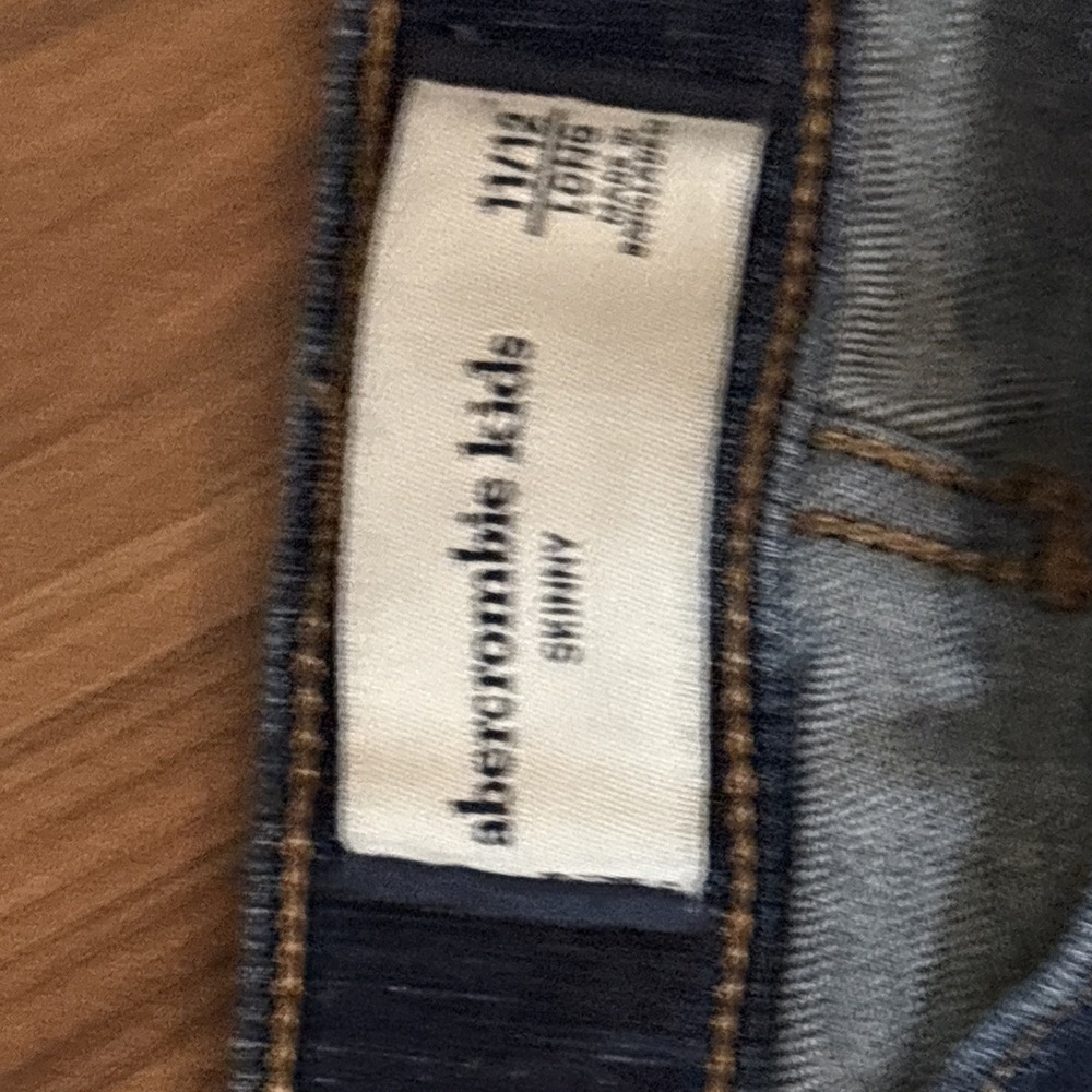 Abercrombie Kids Girls Sz 11/12 Long Skinny Distressed Jeans EUC - Picture 5 of 6